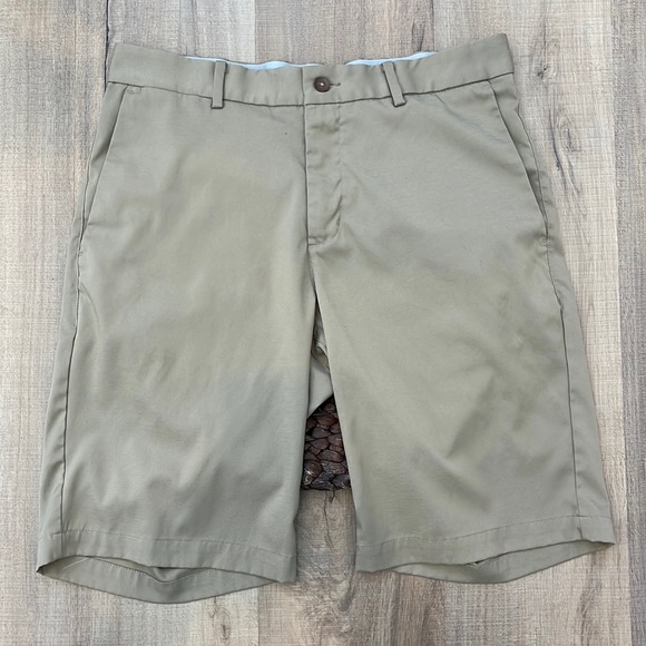 Nike Golf Men's Standard Fit Khaki Shorts - Picture 1 of 3
